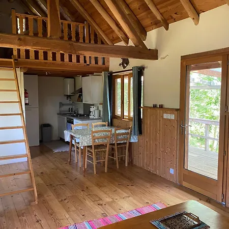 キャンプ場 & Mayari Escosse