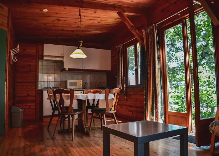 & Mayari مكان تخييم