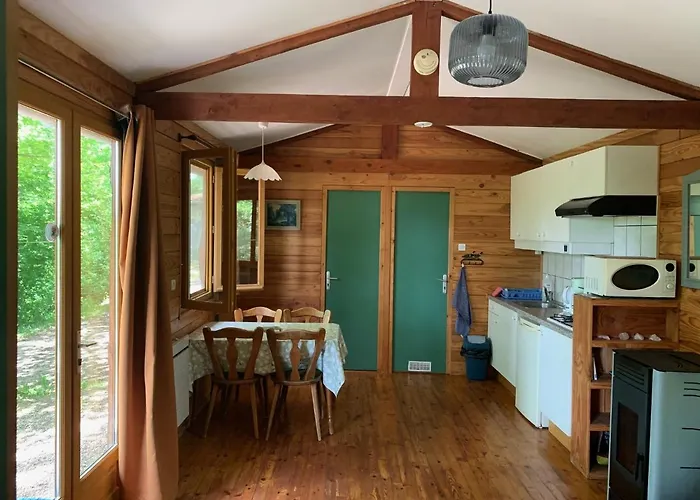 & Mayari مكان تخييم